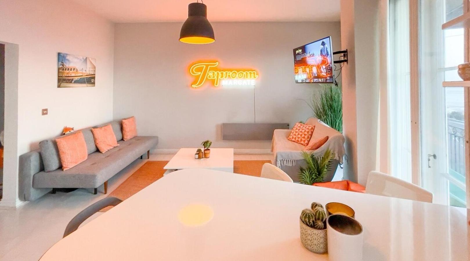 Apartment Seaview Turner Contemporary, By Adliv *
